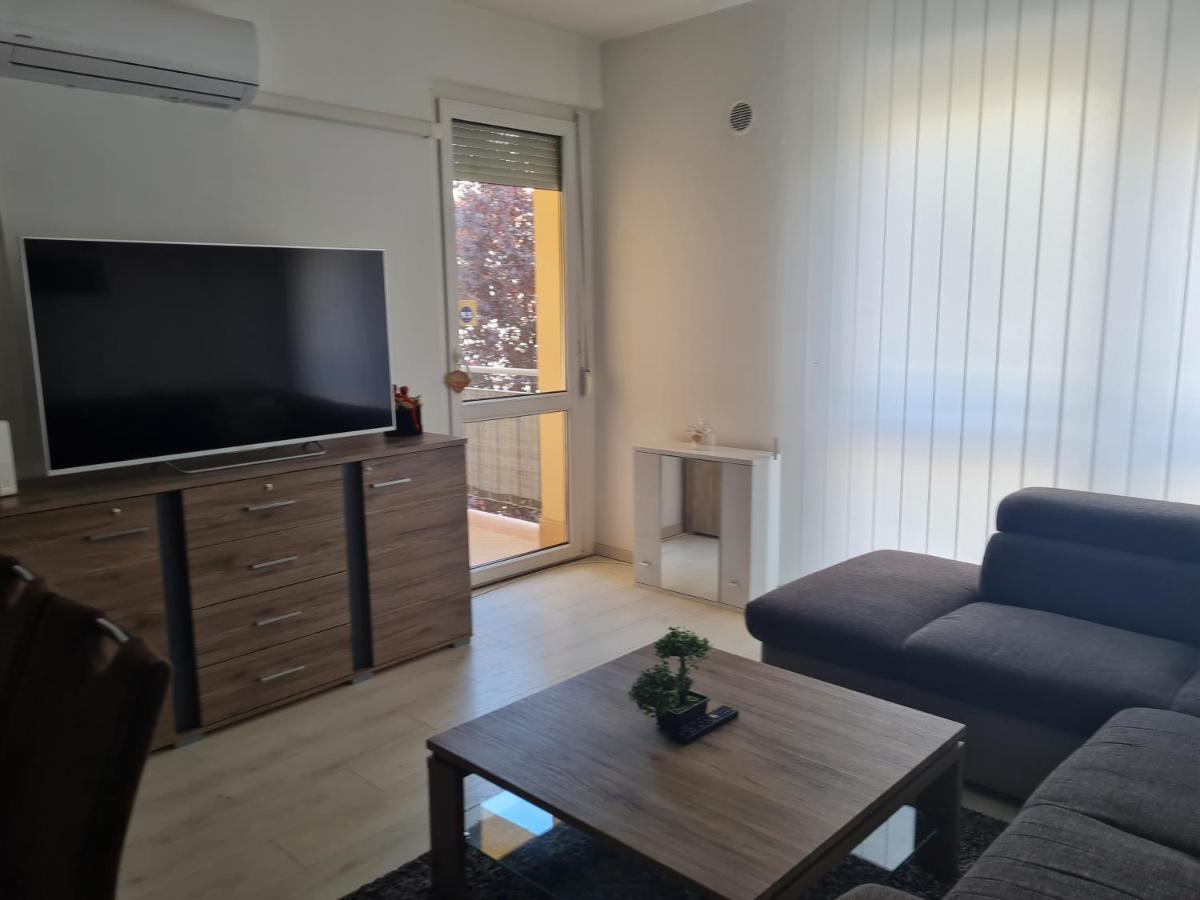 Urban Apartman Apartment Miskolc Ngoại thất bức ảnh