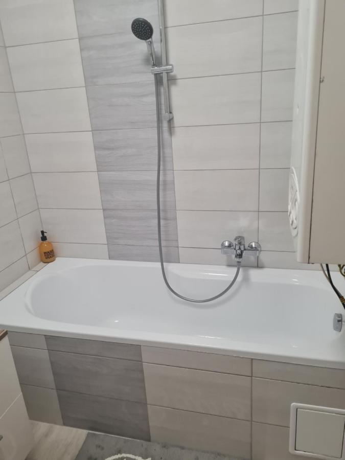 Urban Apartman Apartment Miskolc Ngoại thất bức ảnh